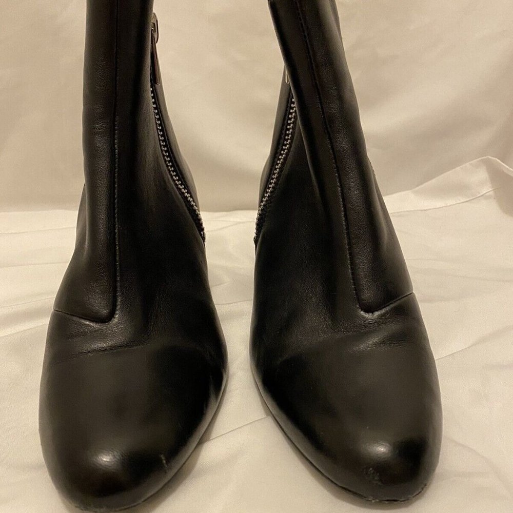 DKNY CROSBI ANKLE BOOTIE SIZE 8.5M US BLACK CHROME HEEL DETAIL